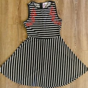 EUC sleeveless dress size small